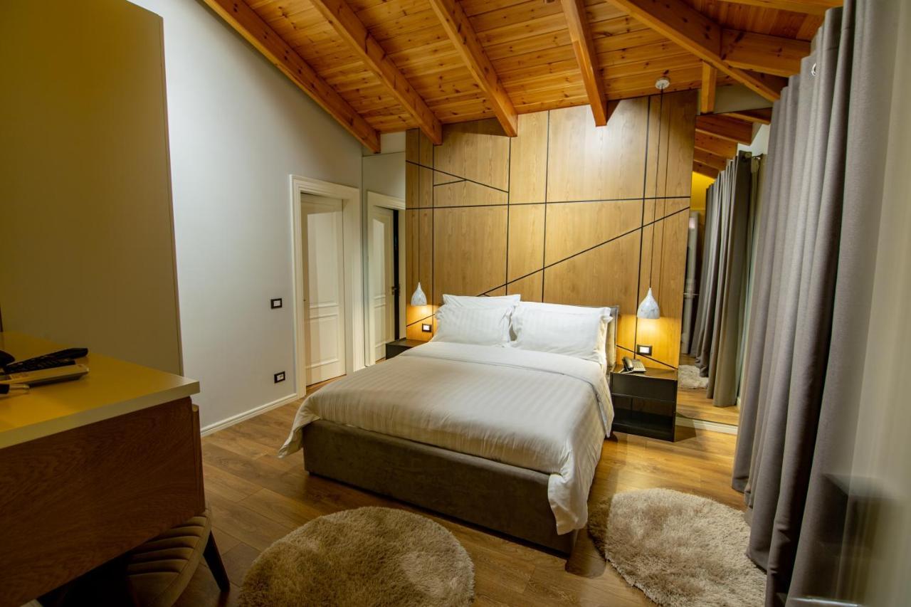 Tree Hotel Korce Ngoại thất bức ảnh