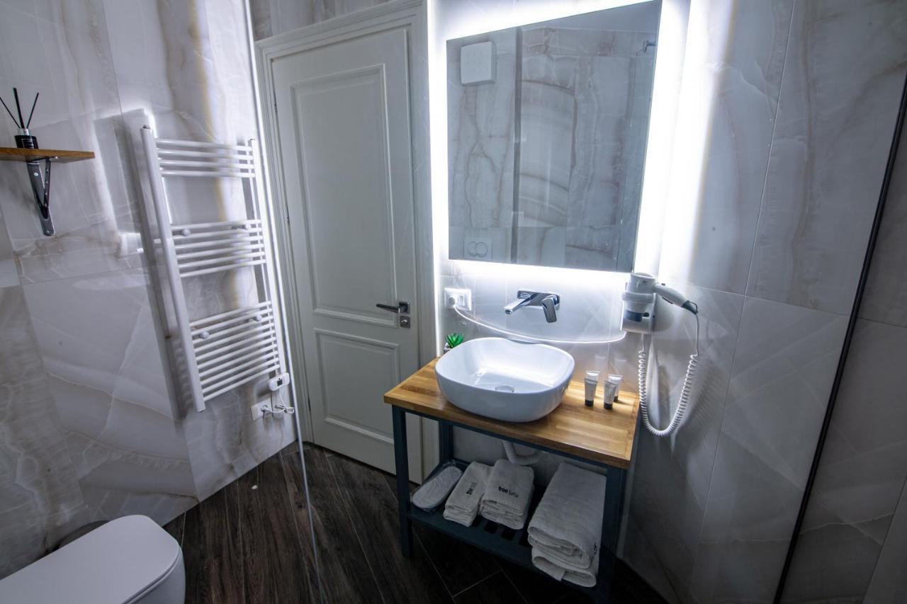 Tree Hotel Korce Ngoại thất bức ảnh