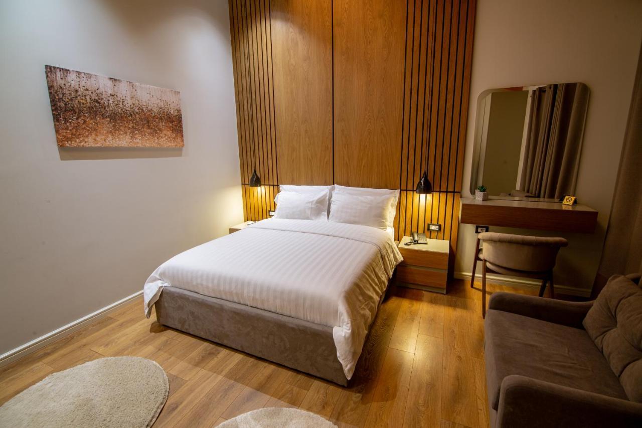 Tree Hotel Korce Ngoại thất bức ảnh